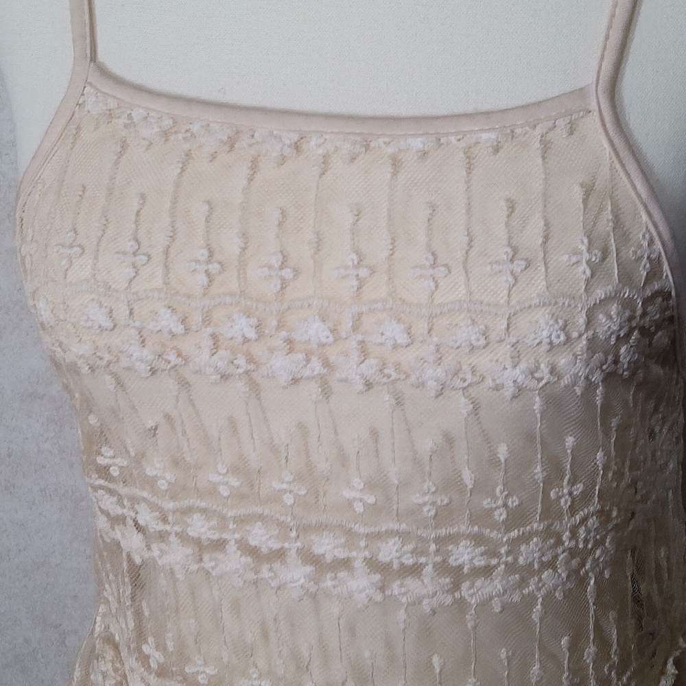 NWOT Pol Sheer Mesh Embroidered Pattern Cover Cami Top Size Small Peach Color - Picture 3 of 7